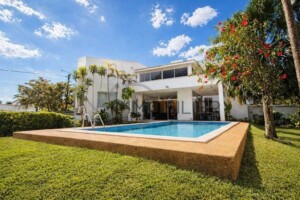 Villa 600M2 à vendre à Marcory Résidentiel.