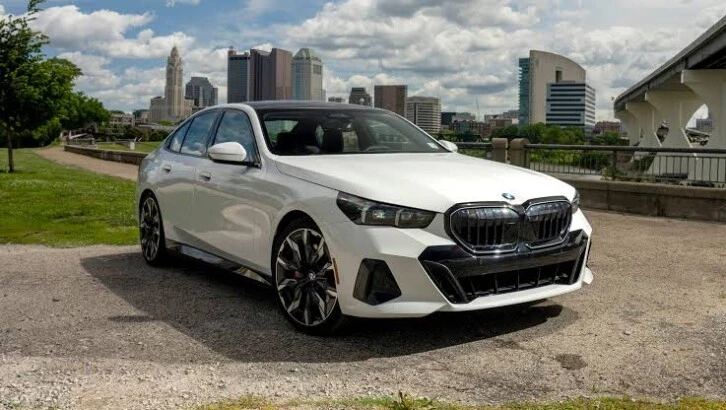 BMW à louer à 50.000 FCFA par jour
